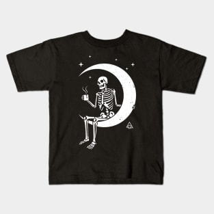 Coffee on the moon Kids T-Shirt